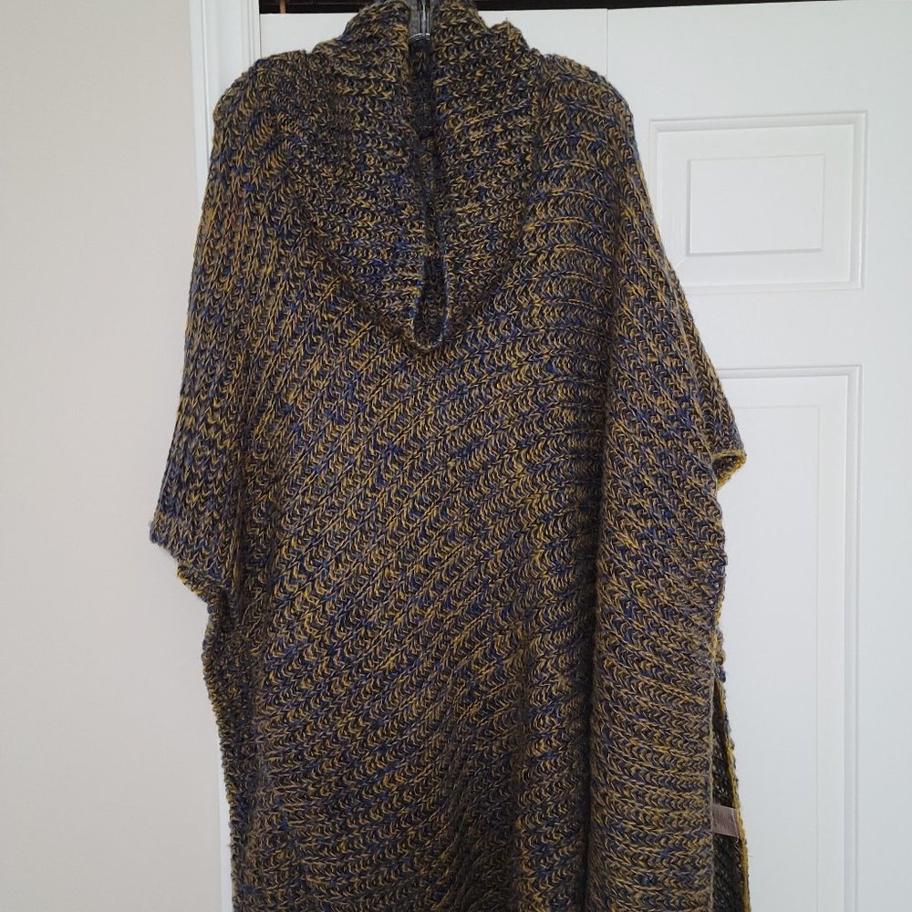 Dk. Blue Black Gold One Size Poncho Sweater NEW